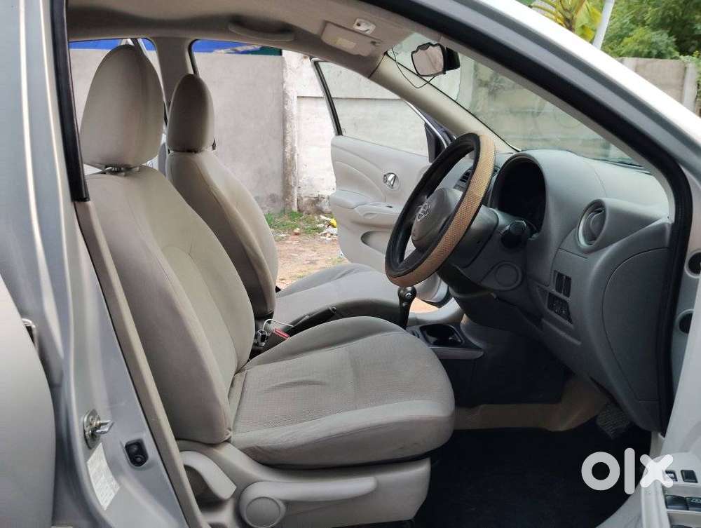 Nissan Sunny, 2015, Petrol