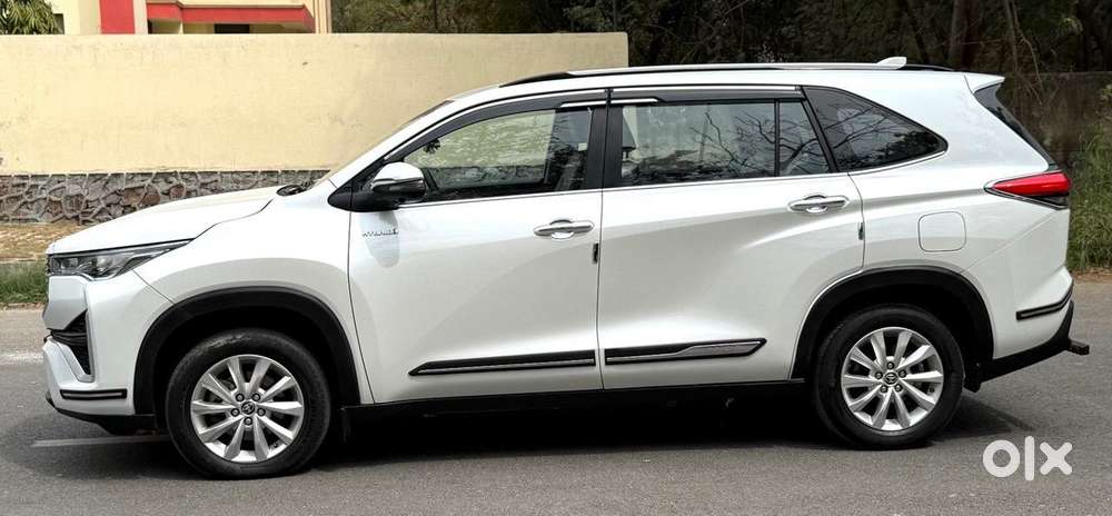 Toyota Innova Hycross 2.0 Vx Hybrid 7 Str, 2024, Petrol