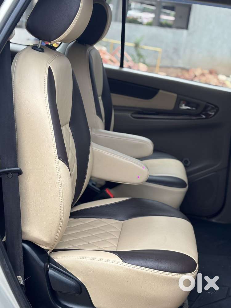 Toyota Innova 2.5 G (diesel) 7 Seater Bs Iv, 2015, Diesel