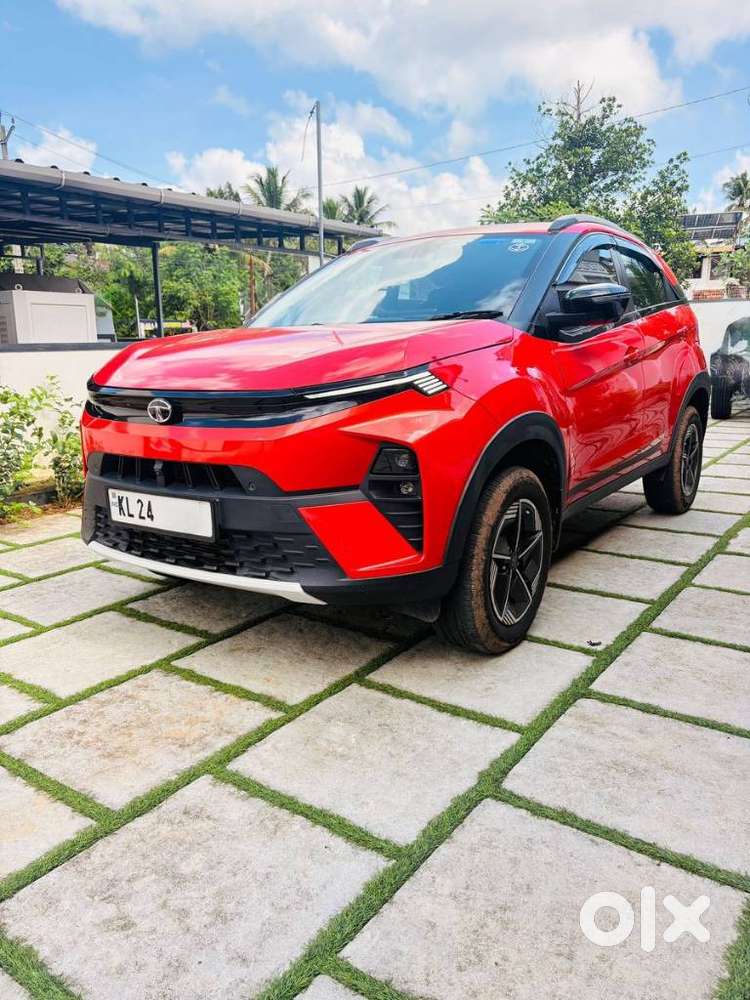 Tata Nexon Creative Plus 1.2 Revotron Petrol 6 Mt, 2023, Petrol
