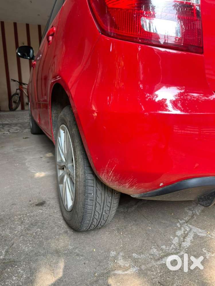 Skoda Fabia 2011 Petrol 94682 Km Driven 999.   50.  64.  999