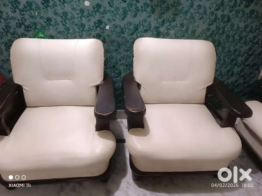 Single Sofa - Buy & Sell Used Furniture in Gurgaon | OLX