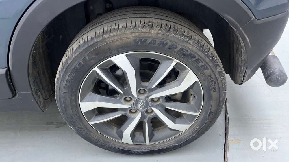 Mahindra Xuv300 1.2 W8 (o) Amt Petrol, 2021, Petrol