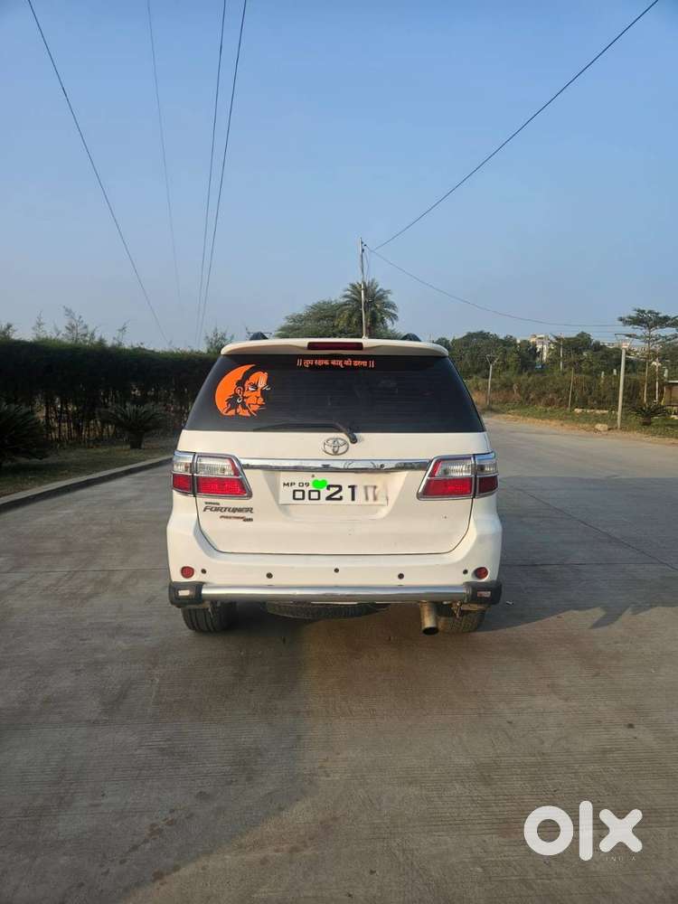 Toyota Fortuner (2010)