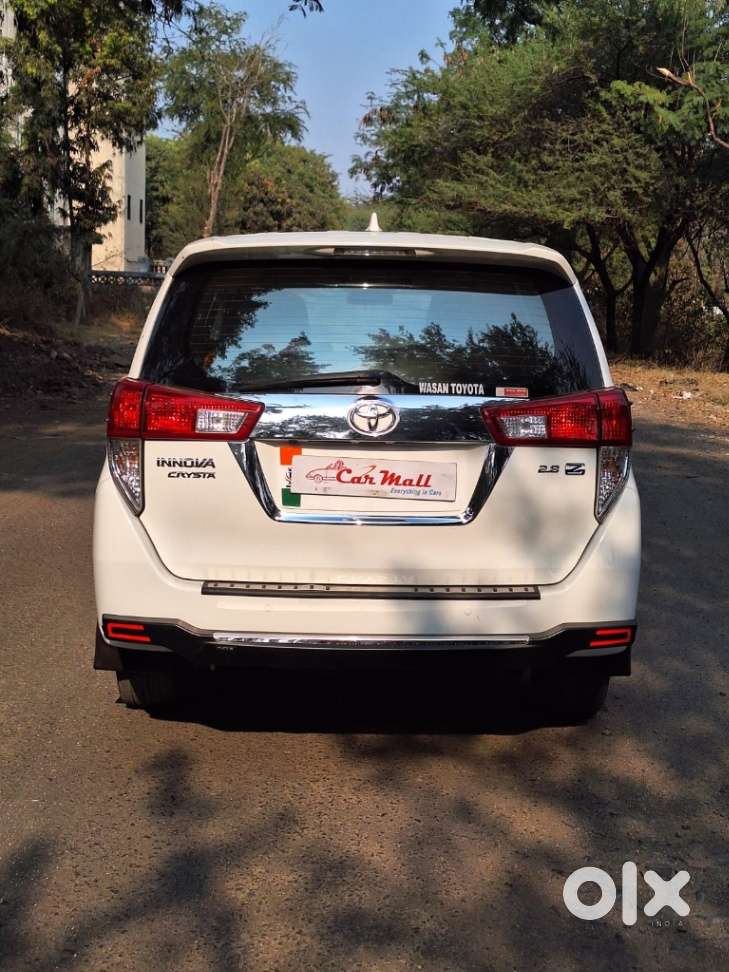 Toyota Innova Crysta 2.8 Zx At 7 Seater, 2016, Diesel