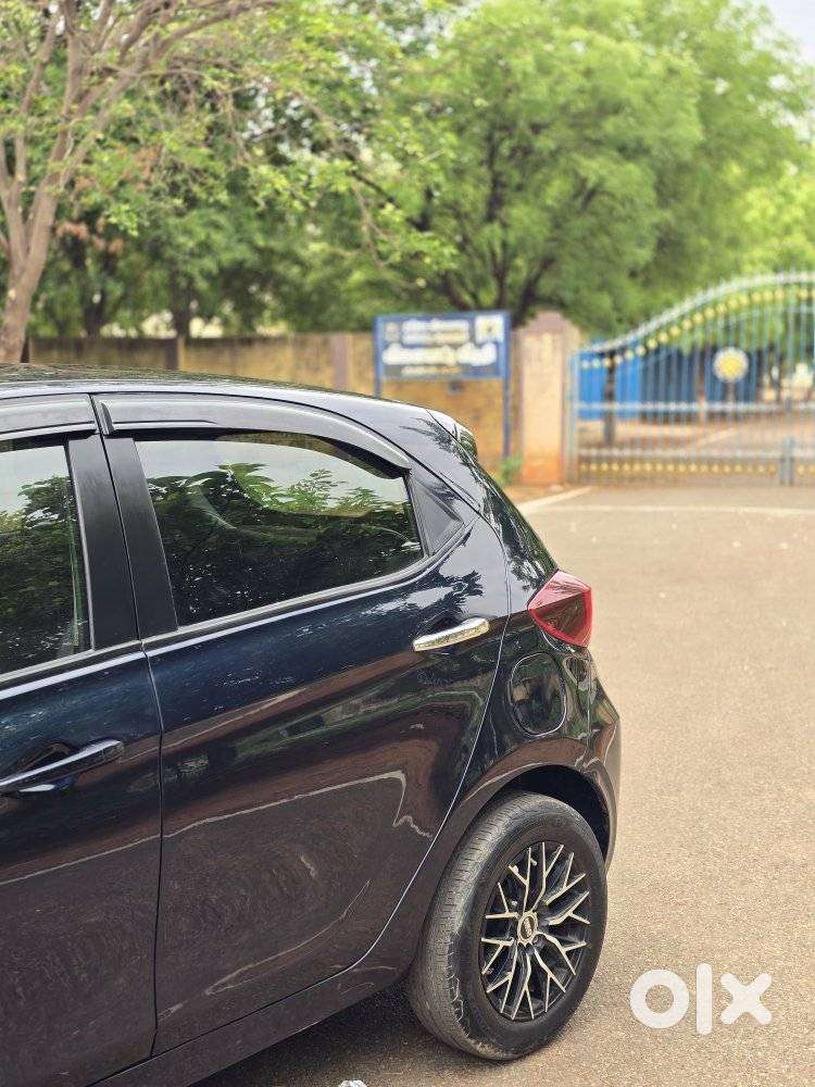 Tata Tiago 1.2 Revotron Xta, 2024, Petrol