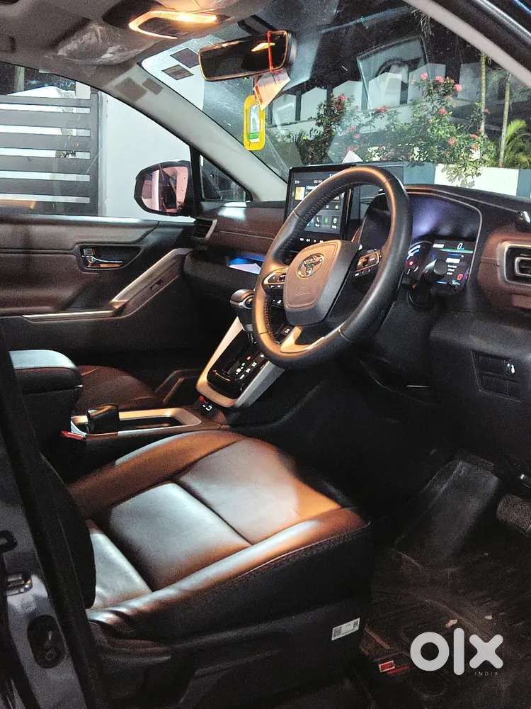 Toyota Innova Hycross 2024 Hybrid