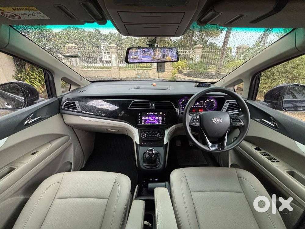 Mahindra Marazzo M8, 2018, Diesel