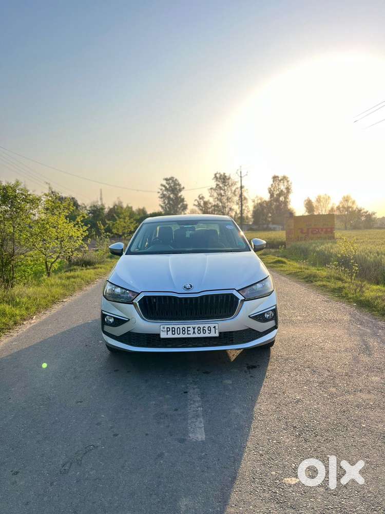 Skoda Slavia Ambition 1.0l Tsi At, 2022, Petrol