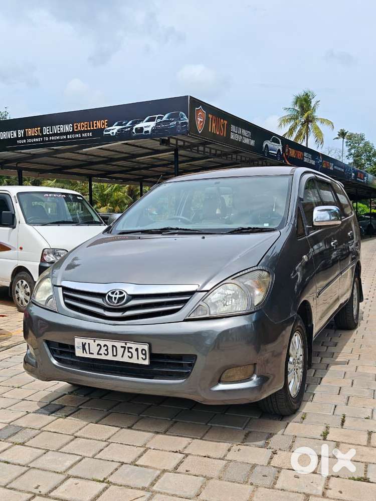 Toyota Innova 2.5 V 7 Str, 2011, Diesel