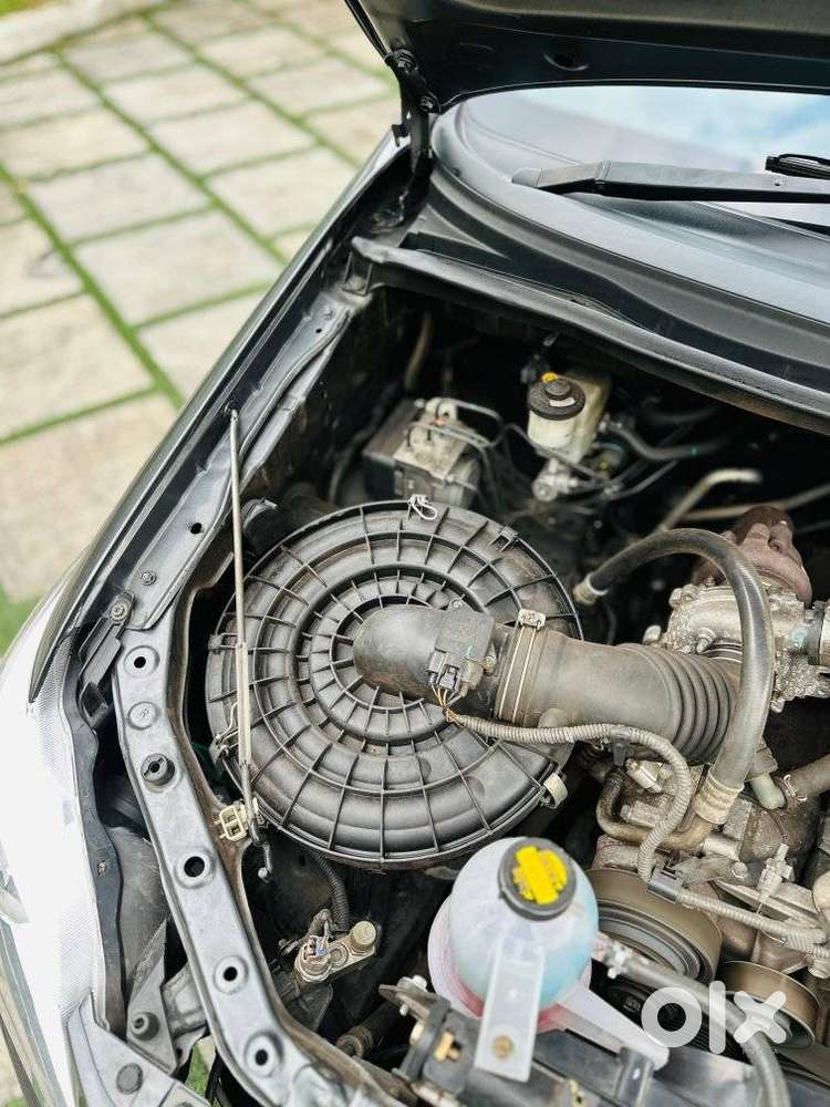 Toyota Innova 2.5 Vx 8 Seater Bs Iv, 2016, Diesel