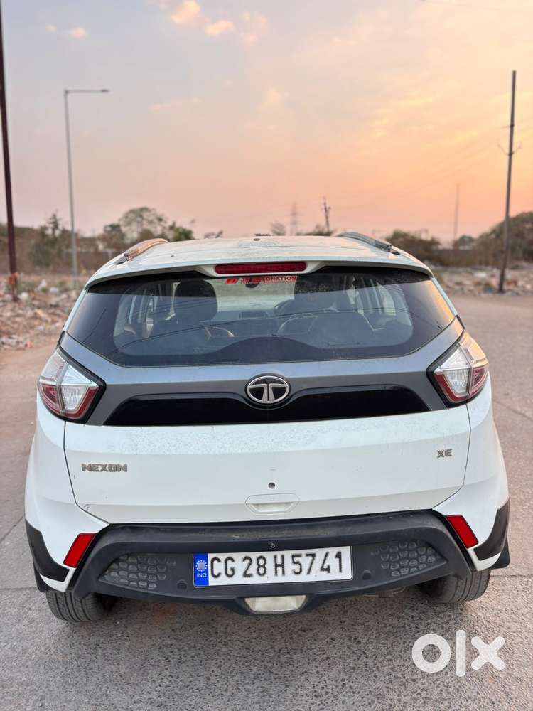 Tata Nexon 1.2 Revotron Xma, 2018, Petrol