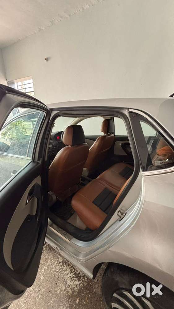 Volkswagen Polo Petrol 2011