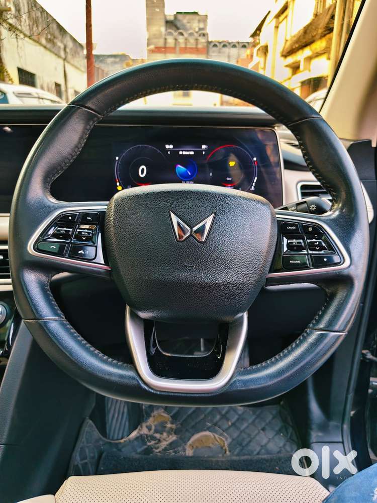 Mahindra Xuv700 2.2 Ax 7 Diesel Mt Luxury Pack Str, 2022, Diesel