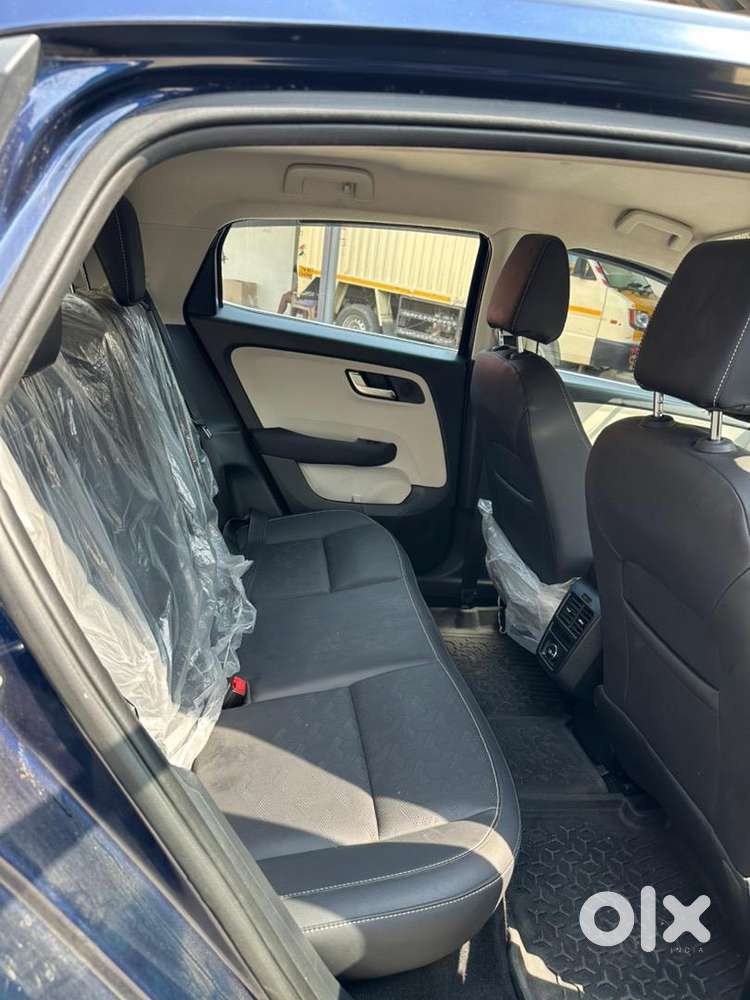 Tata Altroz 2023 Petrol Well Maintained,service Records Also Availabl