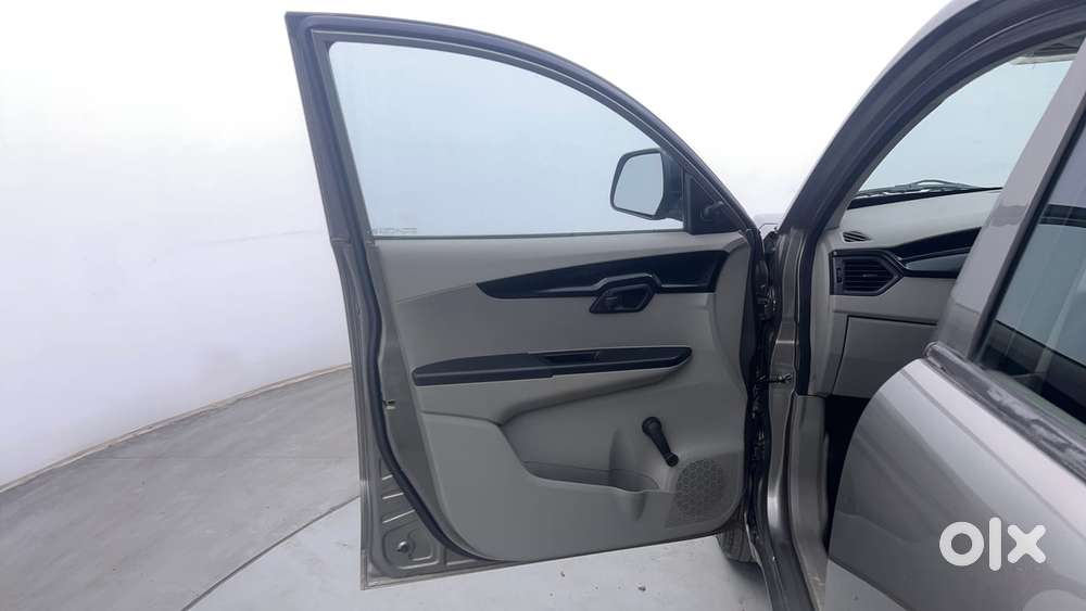 Mahindra Kuv 100 Mfalcon G80 K2, 2016, Petrol