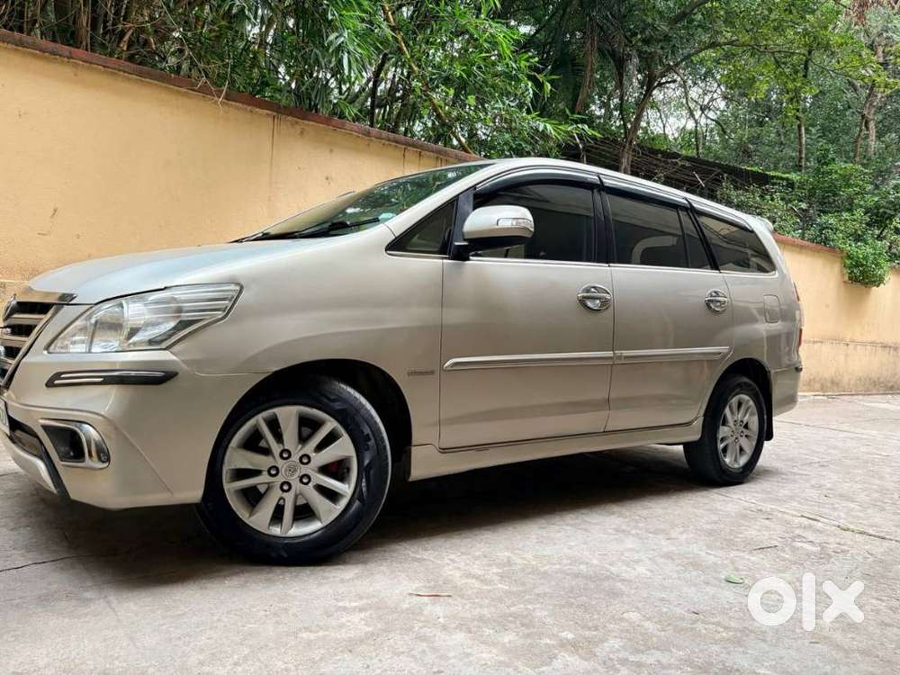 Toyota Innova 2.5 V 8 STR, 2012, Diesel