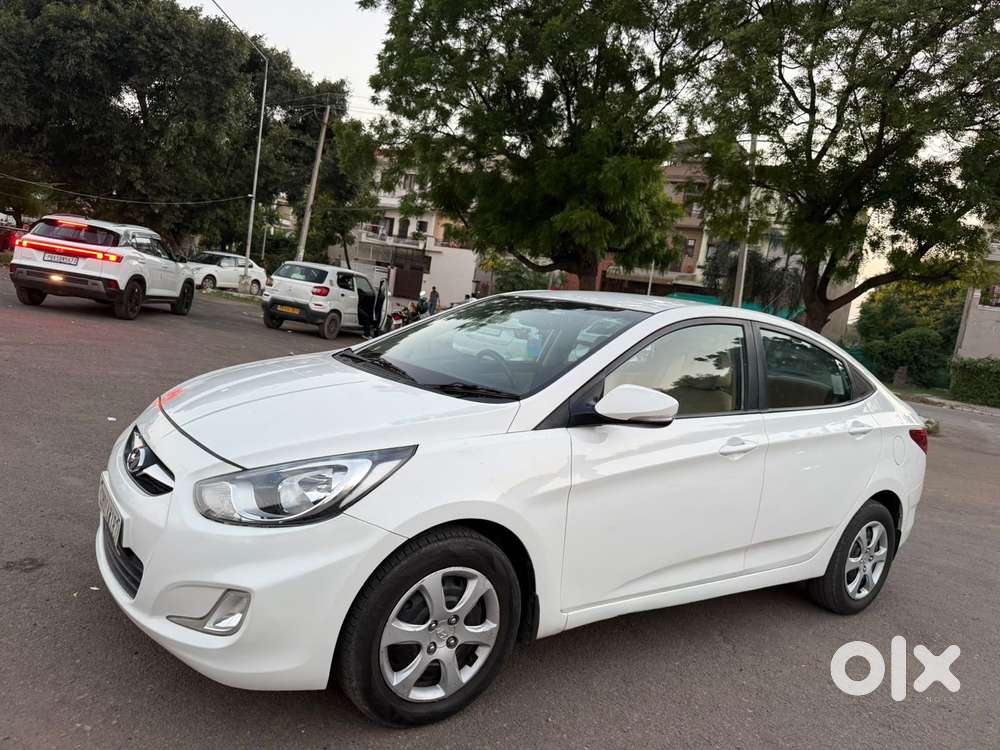 Hyundai Verna Fluidic 1.6 Vtvt Sx, 2014, Petrol