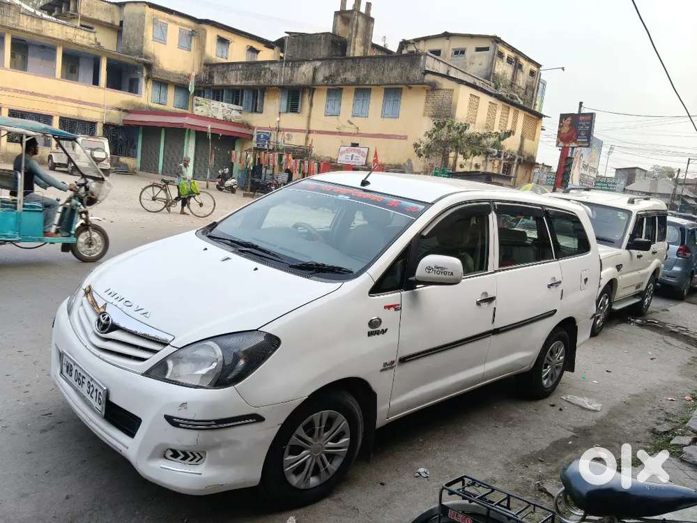 Toyota Innova 2012,,,
