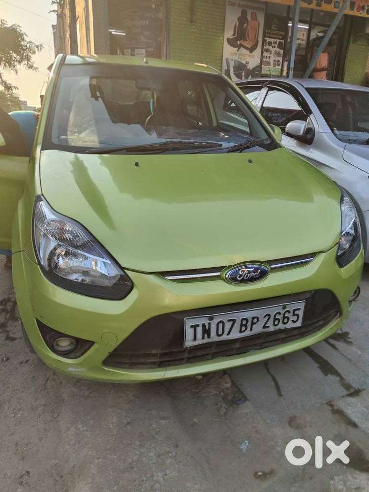 Ford Figo 2012-2015 Petrol Titanium, 2011, Petrol