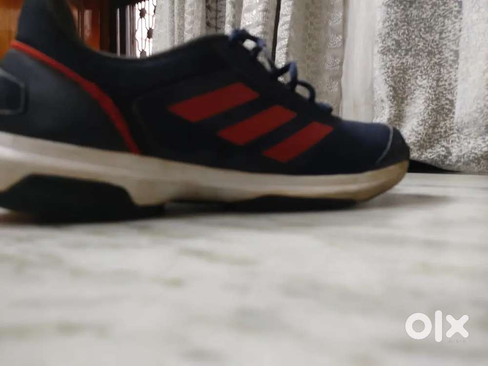 Adidas non marking 2024 shoes for badminton