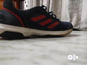 Adidas non marking hot sale shoes for badminton