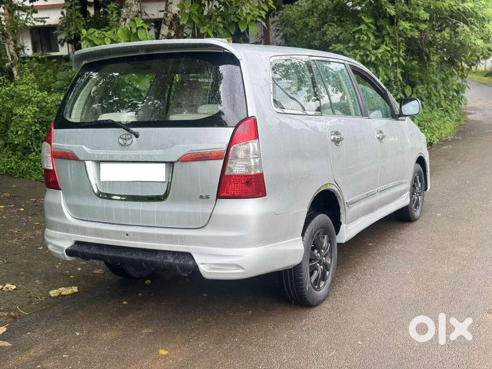Toyota Innova 2.5 Gx 7 Str Bs-iii, 2012, Diesel