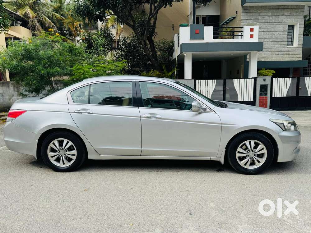 Honda Accord 2.4 Elegance Manual, 2012, Petrol