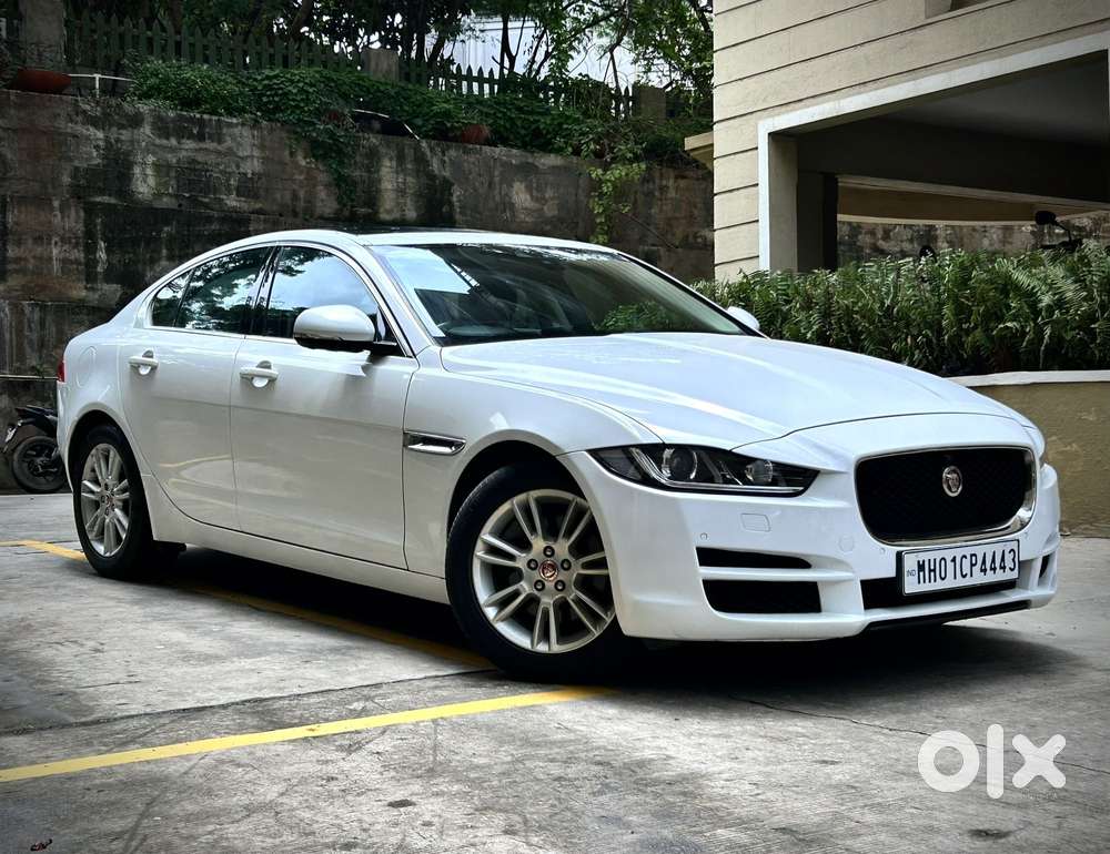 Jaguar Xe Portfolio, 2017, Petrol