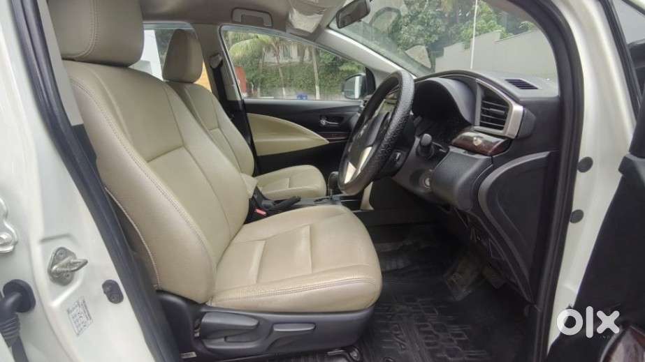 Toyota Innova Crysta 2.8 Gx At, 2018