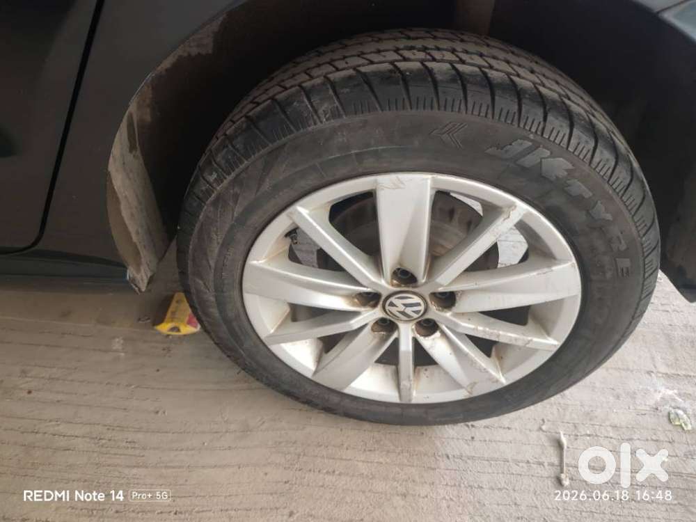 Volkswagen Polo Petrol Highline 1.2l, 2015