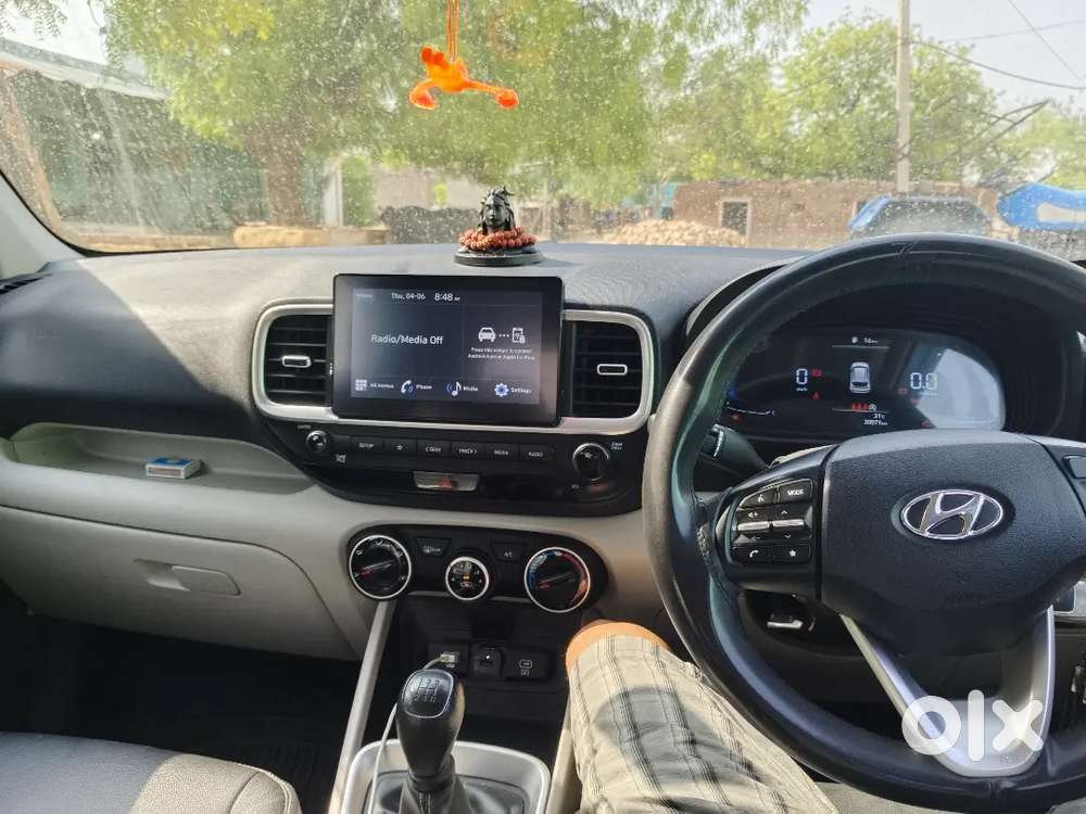 Hyundai New Venue 2025 Petrol 31000 Km Driven