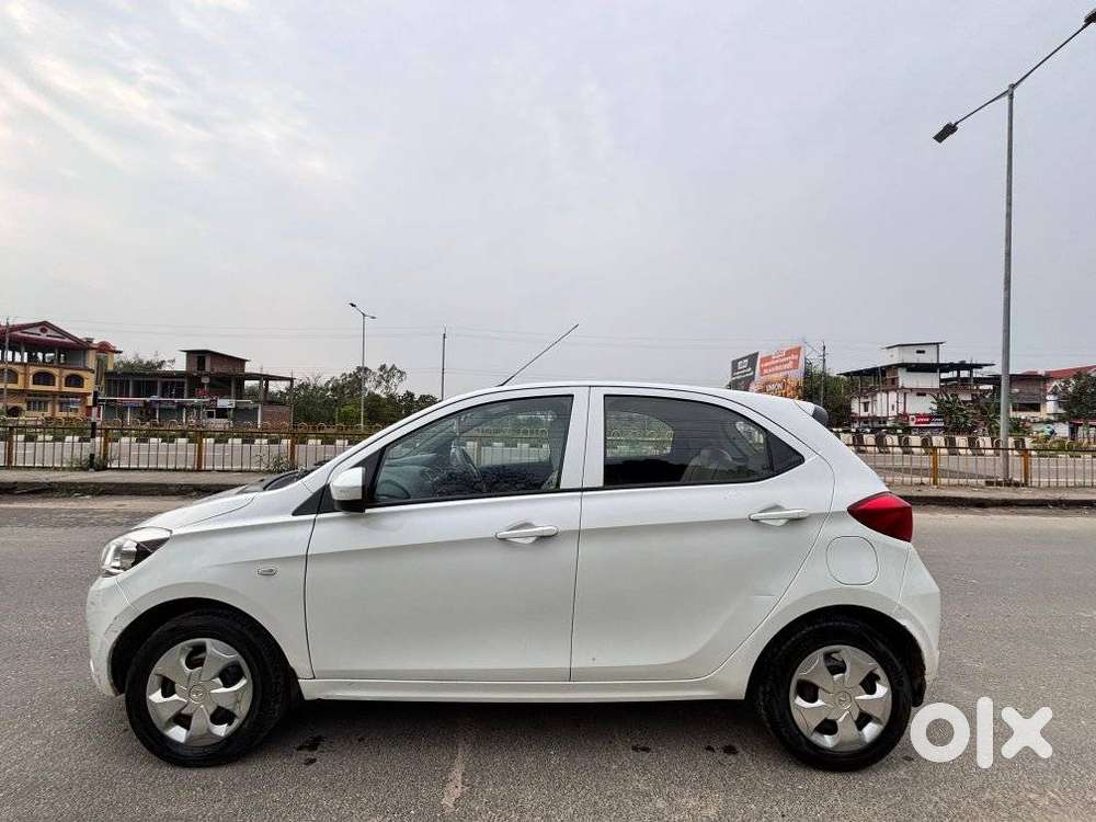 Tata Tiago 1.2 Revotron Xt (o), 2018, Petrol