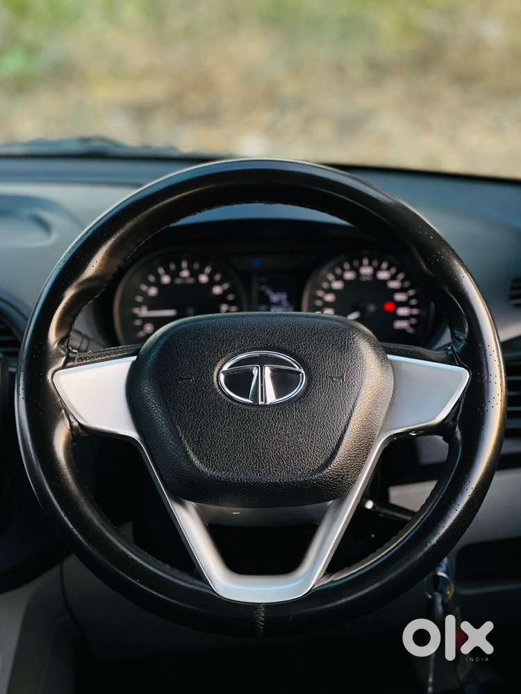 Tata Tiago 1.2 Revotron Xt (o), 2017, Petrol