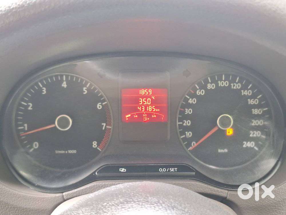 Volkswagen Vento 2010-2013 Petrol Trendline, 2011, Petrol