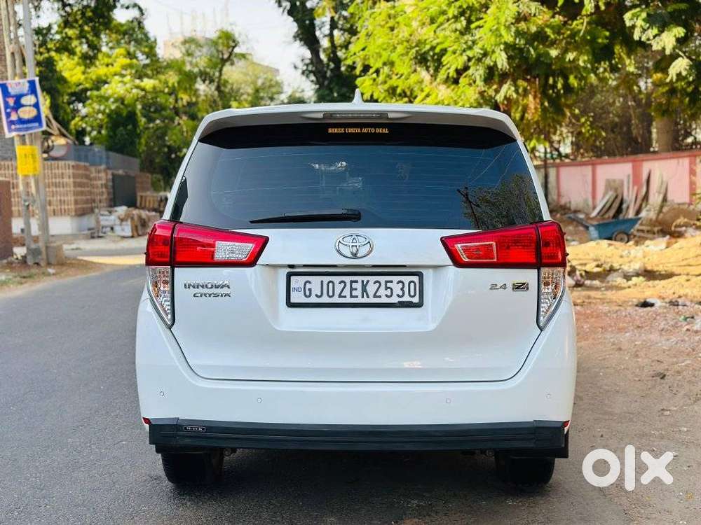 Toyota Innova Crysta [2020-ongoing] 2.4 Zx 7 Str, 2025, Diesel