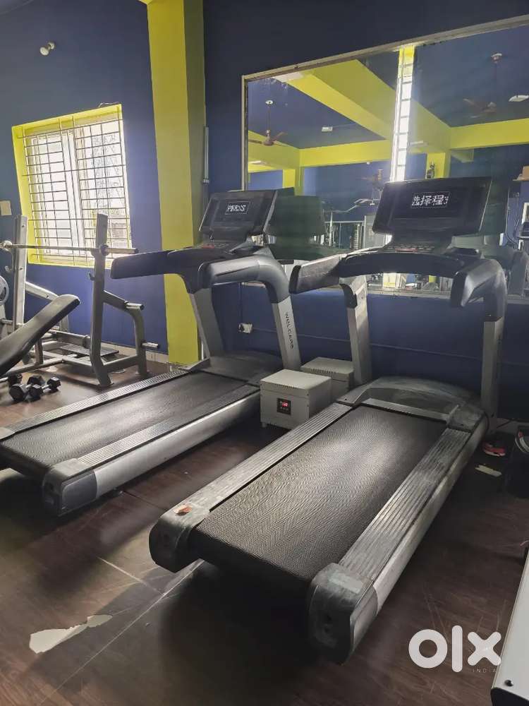 2 Commercial Treadmills for

Sale - Excellent Working

Condition