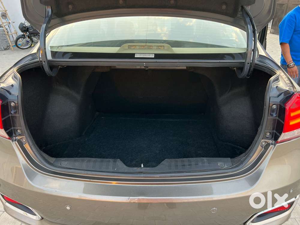 Maruti Suzuki Ciaz Smart Hybrid Alpha , 2019, Petrol