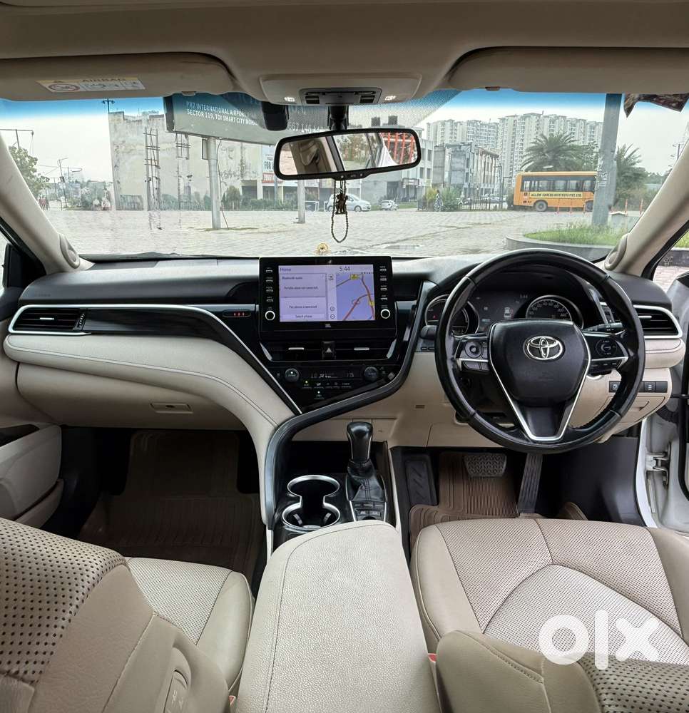 Toyota Camry Hybrid, 2024, Cng & Hybrids