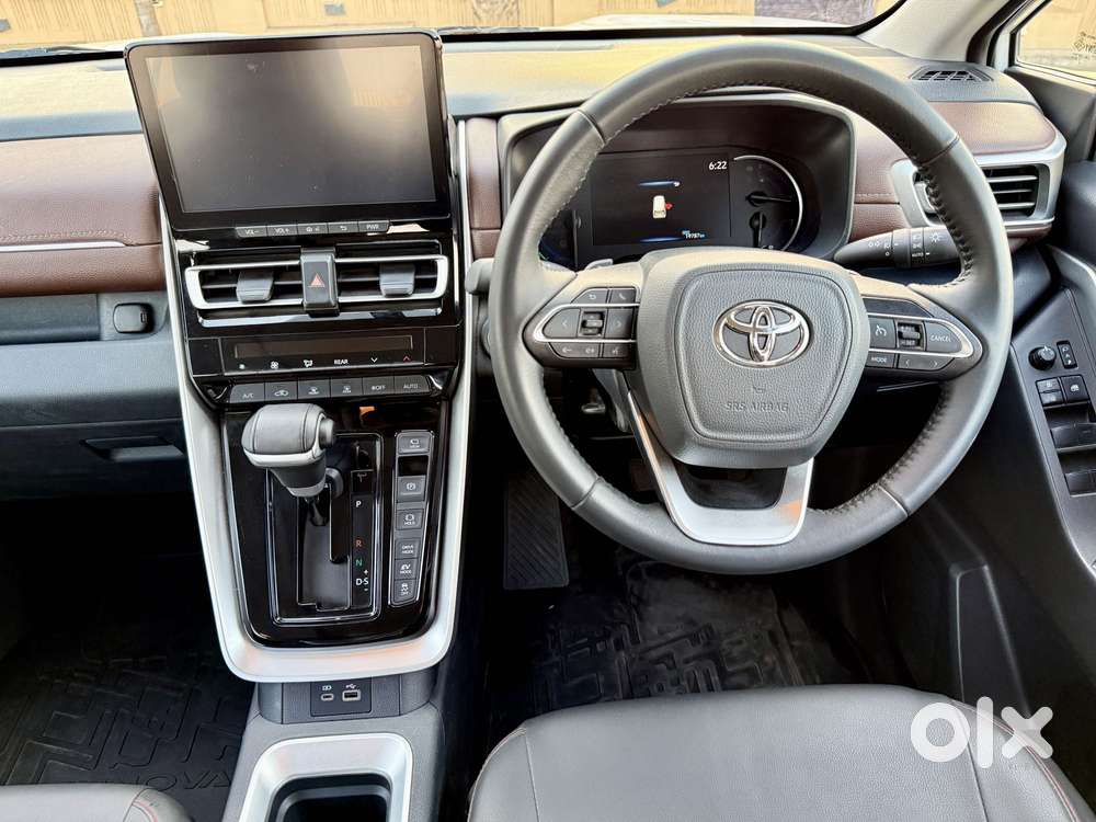 Toyota Innova Hycross 2.0 Vx (o) Hybrid 7 Str, 2024, Petrol