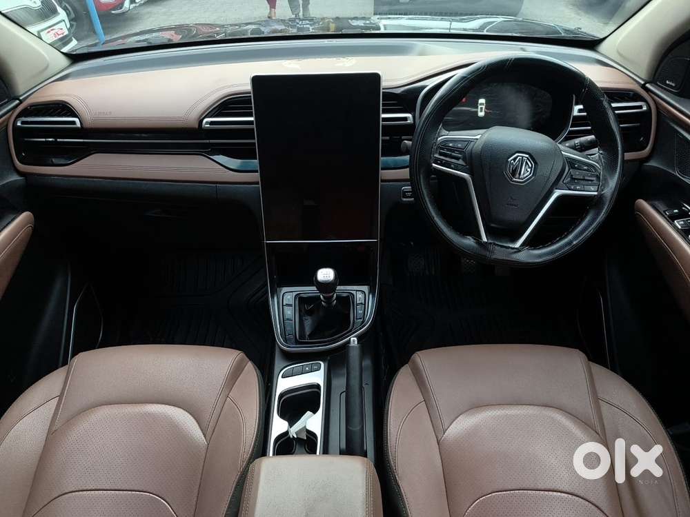 Mg Hector Plus Sharp Pro 1.5 Turbo Petrol 7 Str Dual Tone, 2023, Pet..