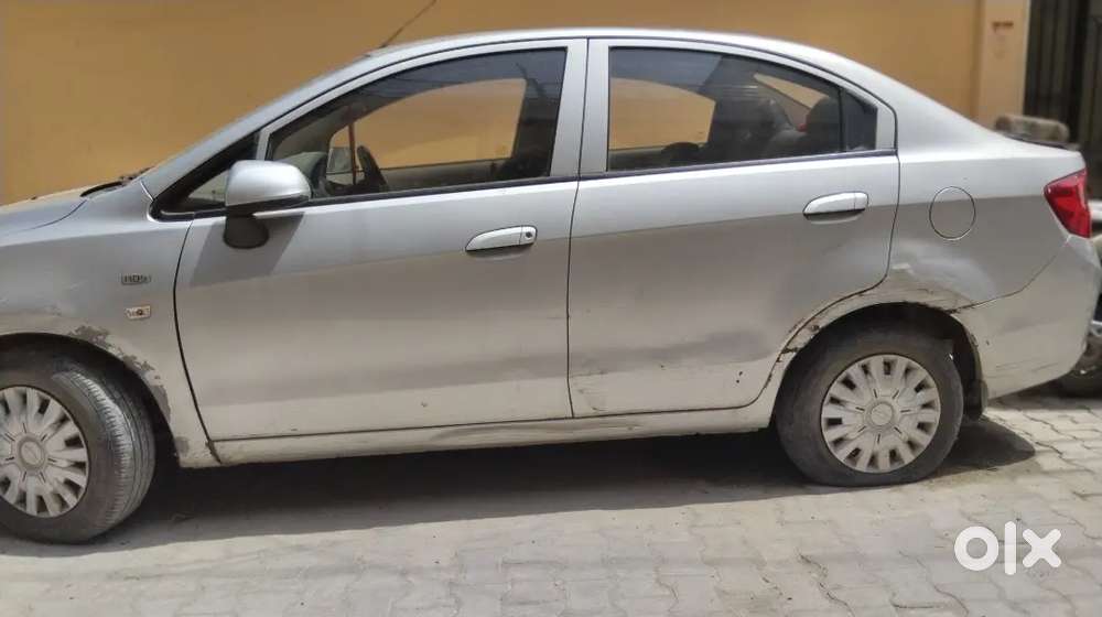 Car Ko Park Karne Ki Samasya Aur Paise Ki Jarurat Or Ergent Money