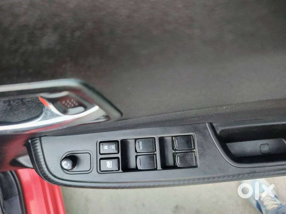 Maruti Suzuki Swift 1.2 Vxi (o), 2022, Petrol