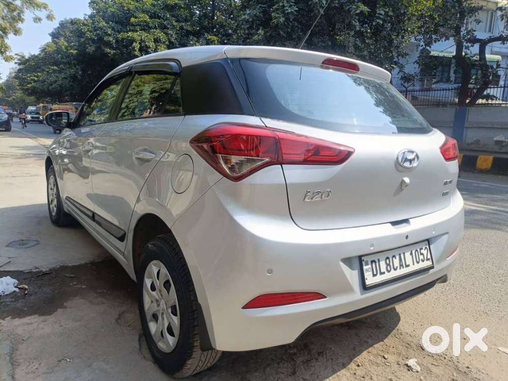 Hyundai I20 Sportz 1.2 Ivt Dual Tone, 2015, Cng & Hybrids