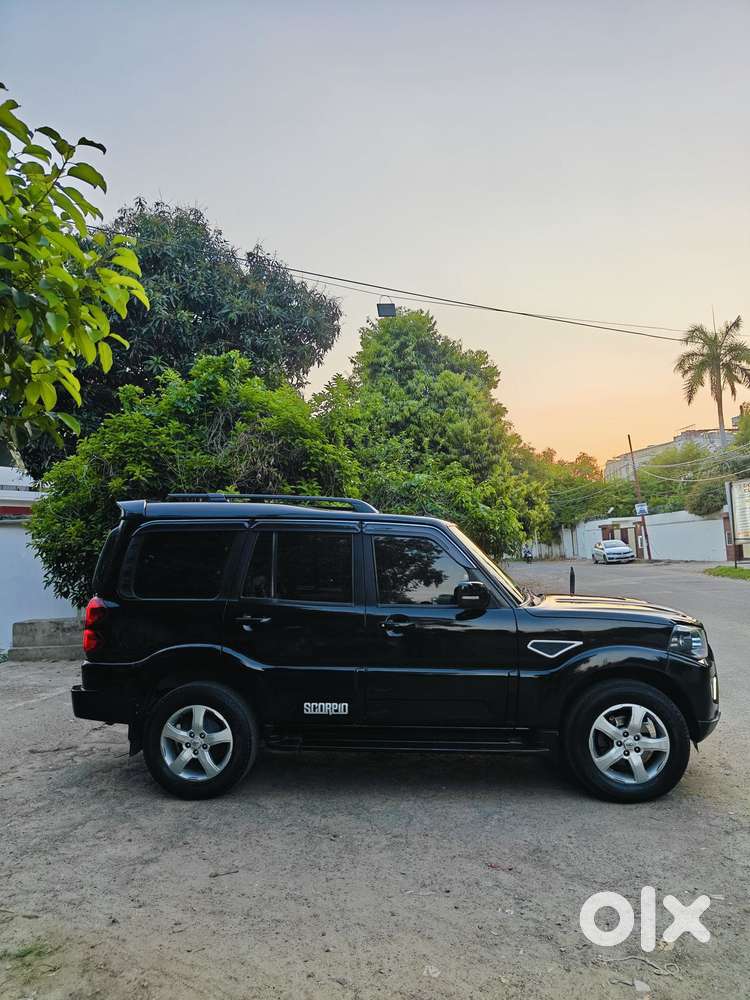 Mahindra Scorpio Classic 2.2 S 11 Mt 7 Str, 2021, Diesel