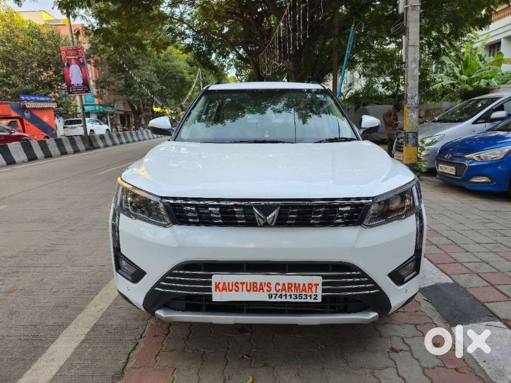 Mahindra XUV300 W8 Option, 2024, Petrol