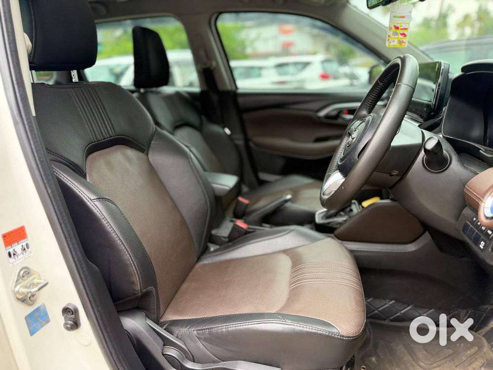 Toyota Urban Cruiser Hyryder 1.5 V Hybrid, 2024, Petrol