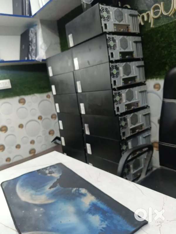 Acer desktop cor i3 8the ram 8 SSD 256