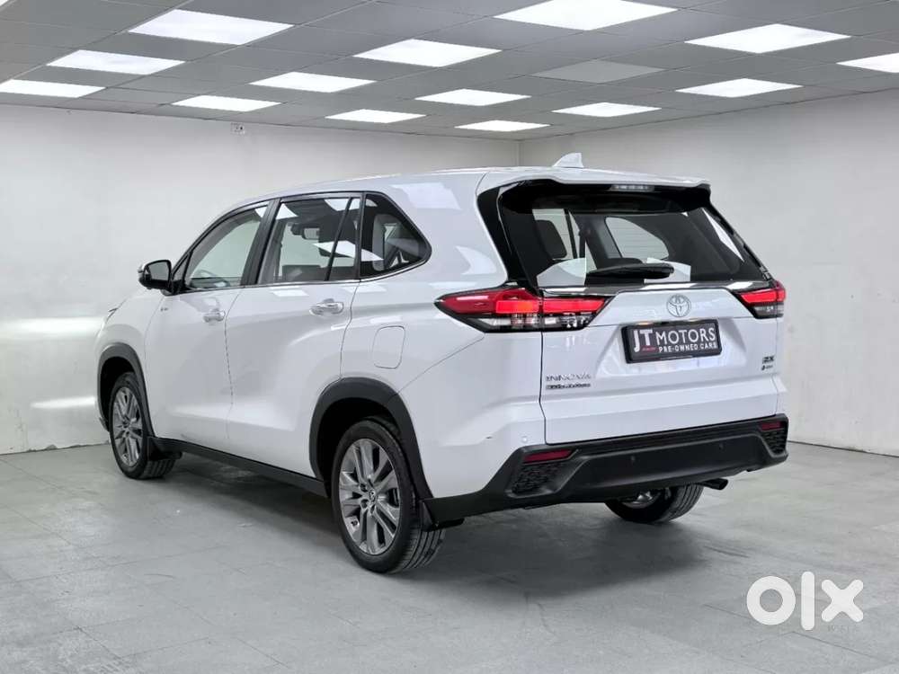 Toyota Innova Hycross 2.0 Zx Hybrid 7 Str, 2025, Petrol