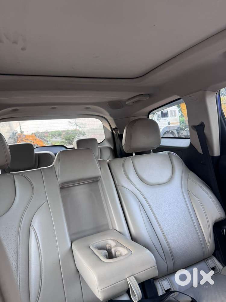Mahindra Xuv700 Ax7 Luxury Diesel 2022